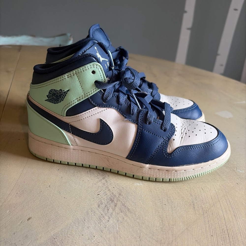 Nike Air Jordan 1 Mid Navy Blue Mint Green GS Size 6Y 554725 413 Youth